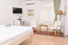 Beautiful Studio in Heart of City Center